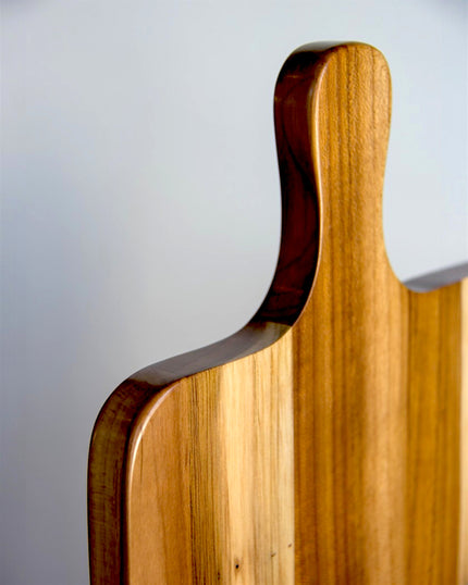 Ecohub NZ Entertainers Teak Grazing Paddle Board (39x22cm) - natural teak wood - close-up edge detail of the paddle handle