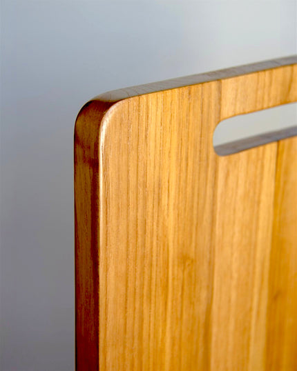 Ecohub NZ Entertainers Teak Cheese & Grazing Board (35x24cm) - natural teak wood - close-up of corner edge and handle slot