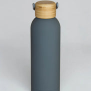 Ecohub NZ Palette Insulated Water Bottle (500ml) Slate Grey - matte and bamboo - standing on a plain white background