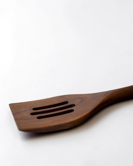 Master Walnut Slotted Spatula (35cm)